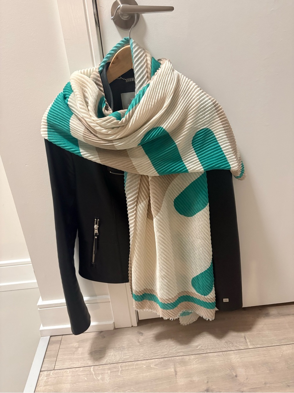 Women’s Cream, Beige & Teal Scarf